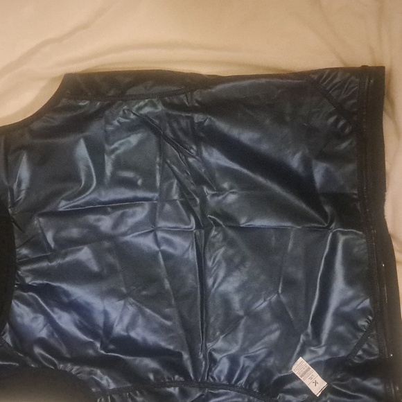 Closet clearance - Picture 5 of 7